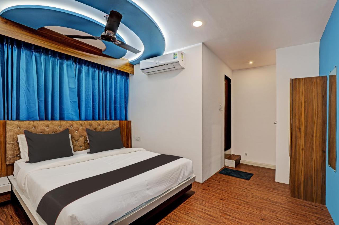 Collection O Hotel Swarg Surat Exterior photo